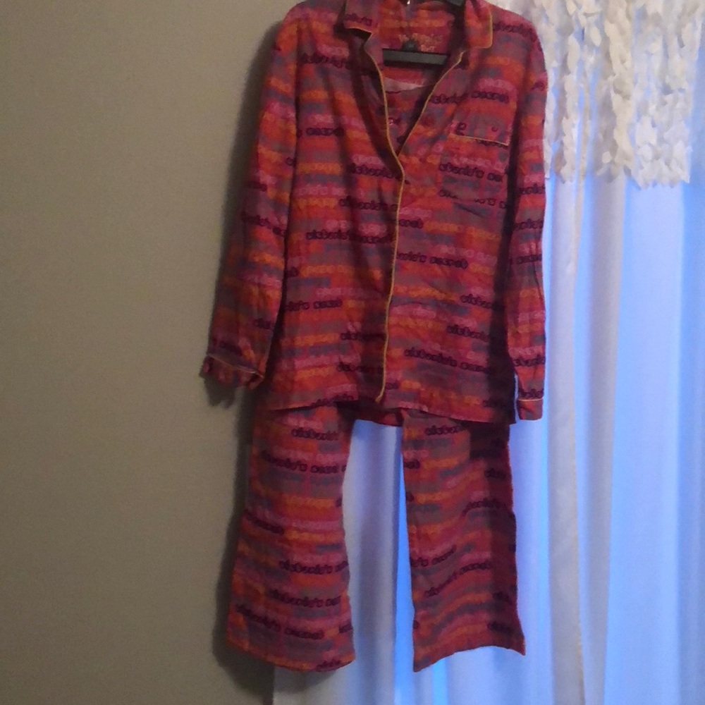 EUC VICTORIA SECRETS FLANNEL PAJAMAS